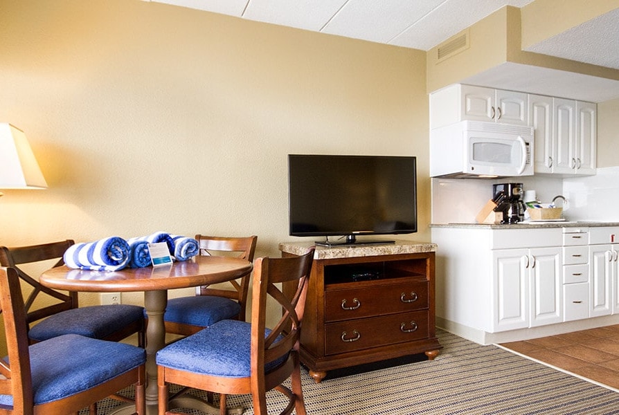 Wyndham Inn On Long Wharf 1 Bedroom Suite Living and Kitchen