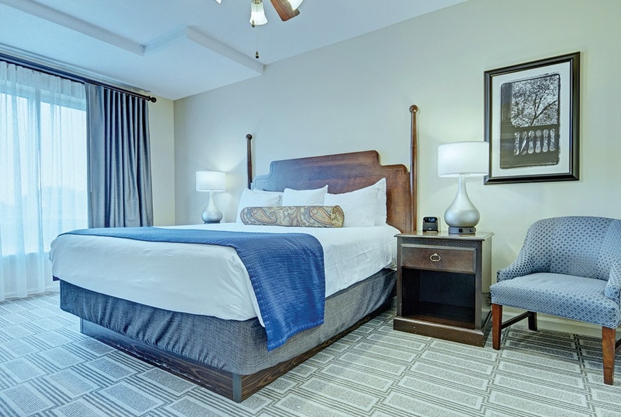 Club Wyndham Old Town Alexandria bed