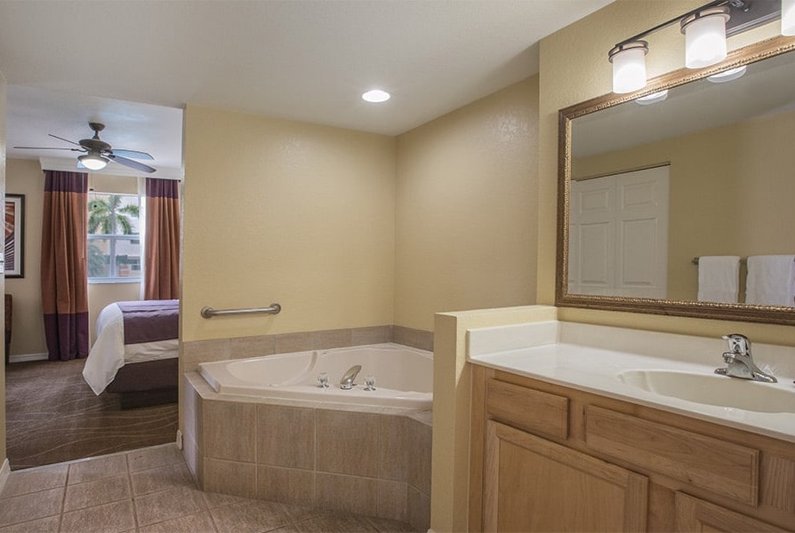 Club Wyndham Palm Aire Bath