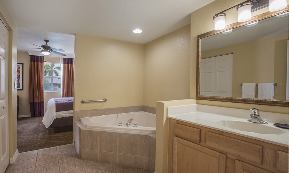 Club Wyndham Palm Aire Bath