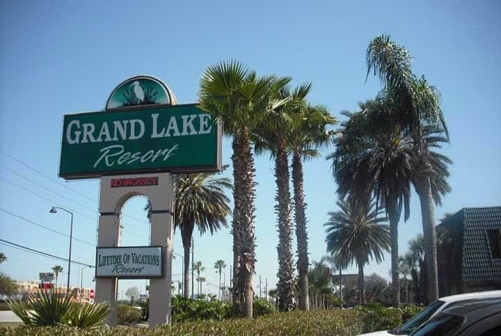 Grand Lake Resort Sign