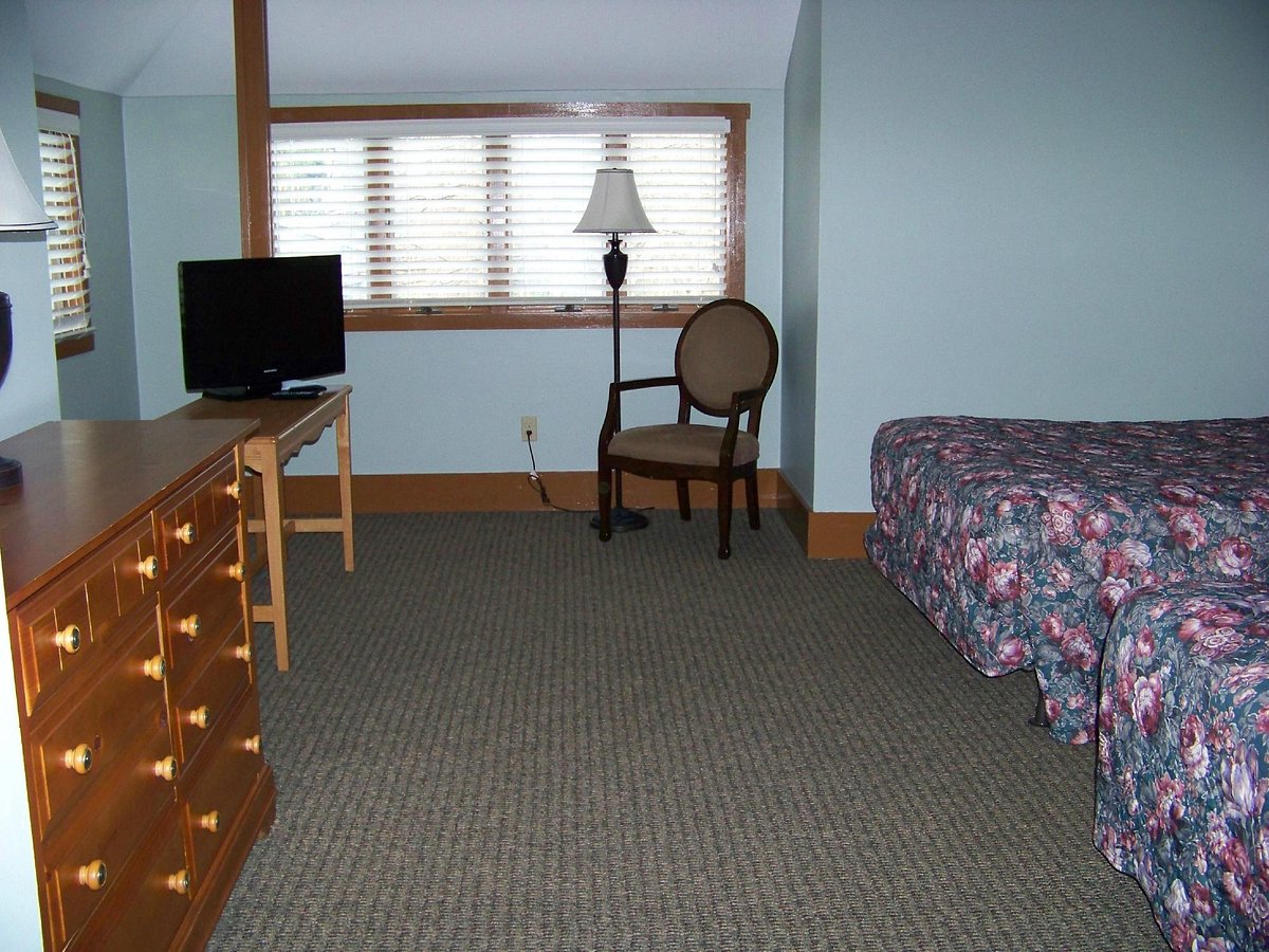 Depuy Village At Shawnee bedroom