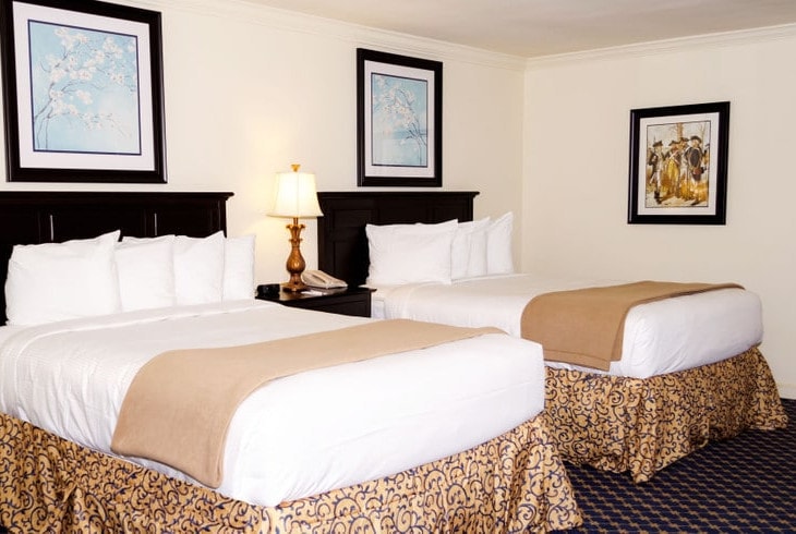 twin beds at westagate