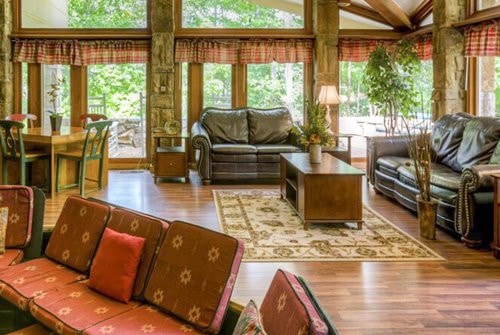 Club Chalet of Gatlinburg living area