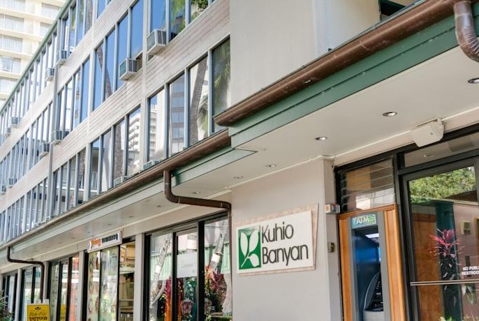 Kuhio Banyan Club Exterior