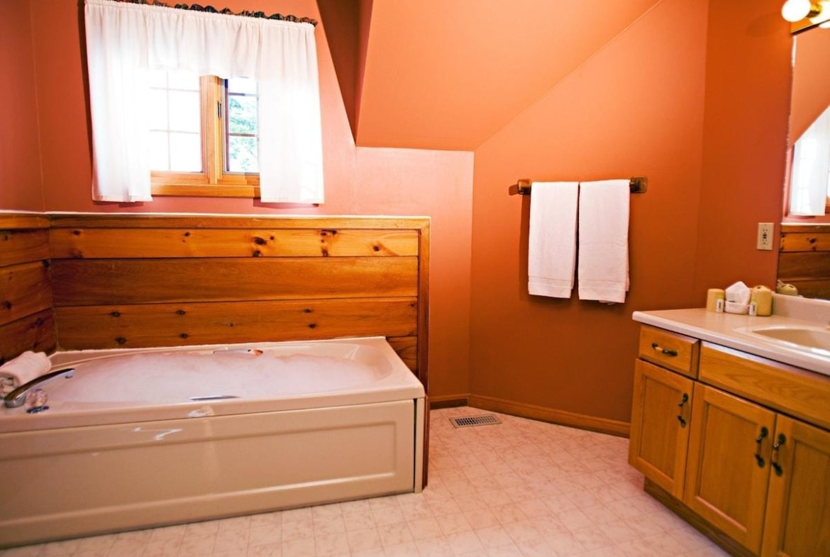 Calabogie Lodge Resort bathroom