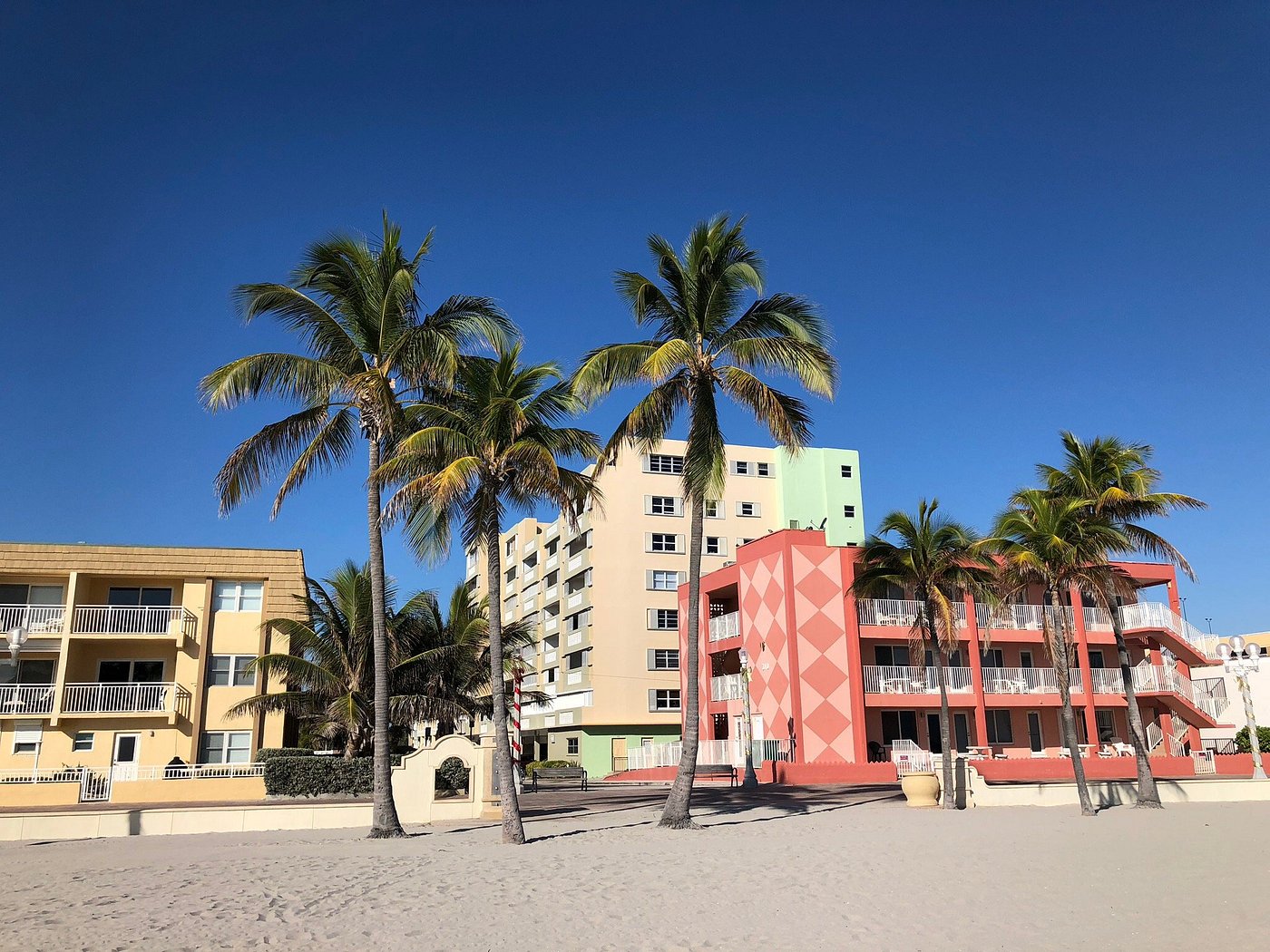 Hollywood Beach Tower exterior